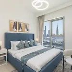 Downtown Views II - Vogue Two Bedroom Apartment With Balcony And Full Burj Khalifa View, Opposite Dubai Mall Skybridge