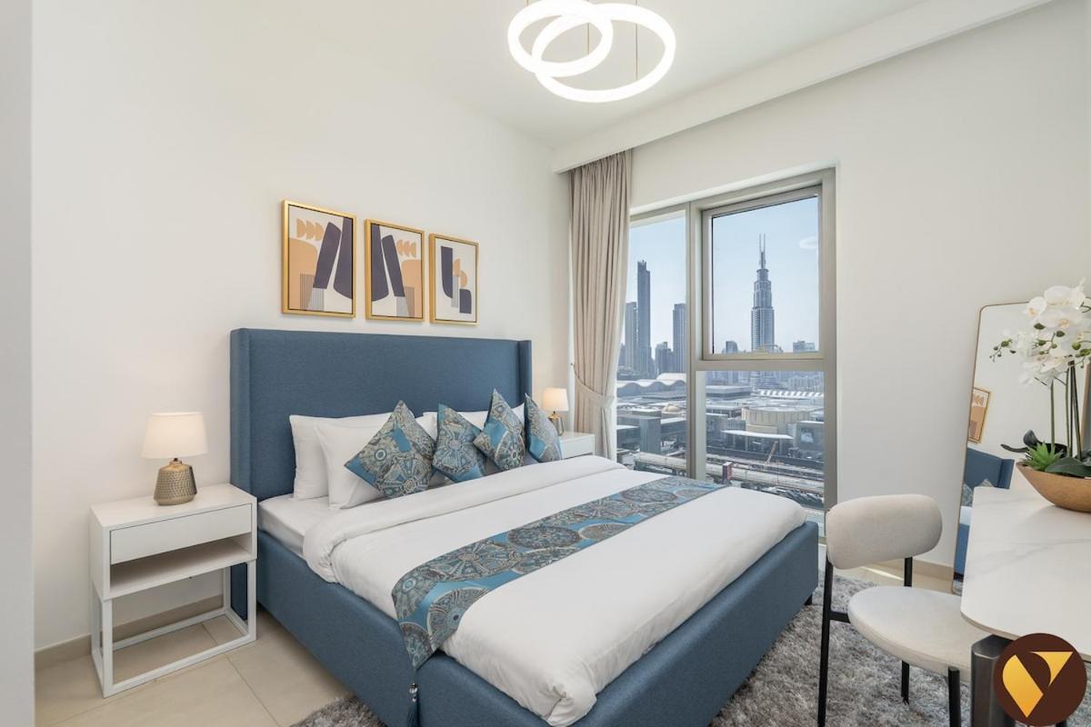 Apartment Downtown Views Ii - Vogue Two Bedroom With Balcony And Full Burj Khalifa View, Opposite Mall Skybridge Dubai