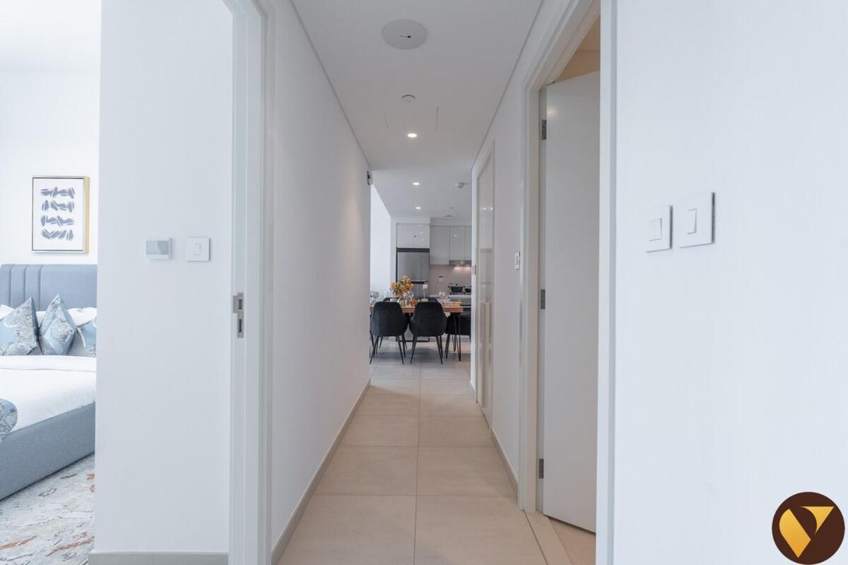 Downtown Views Ii - Vogue Two Bedroom With Balcony And Full Burj Khalifa View, Opposite Mall Skybridge Apartment *