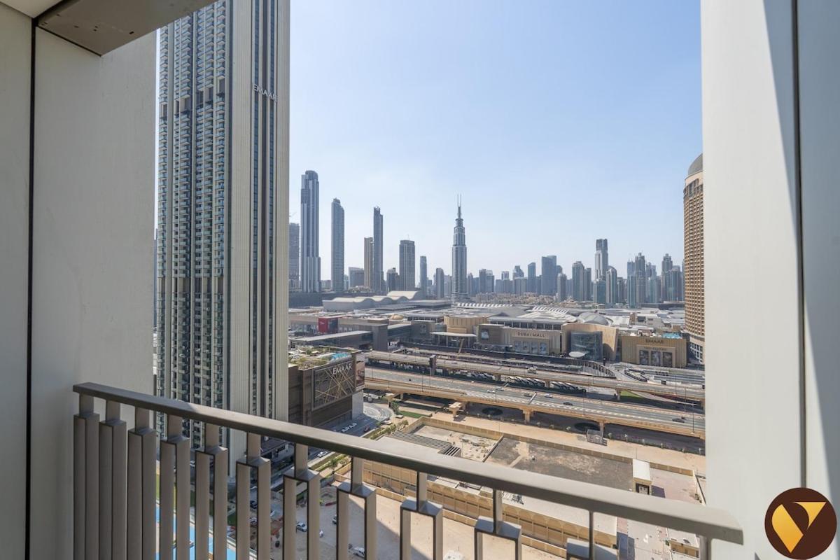 Downtown Views Ii - Vogue Two Bedroom With Balcony And Full Burj Khalifa View, Opposite Mall Skybridge Dubai