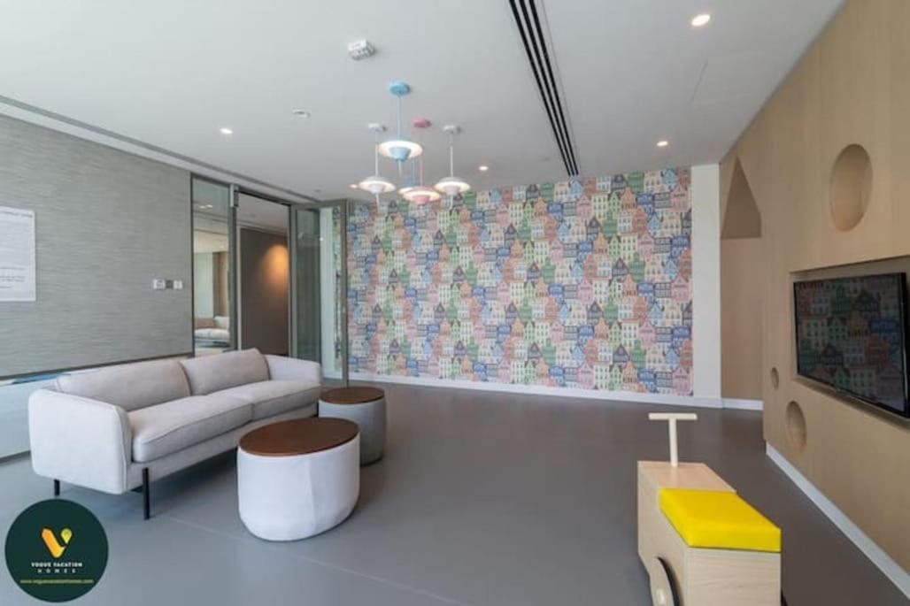Downtown Views Ii - Vogue Two Bedroom With Balcony And Full Burj Khalifa View, Opposite Mall Skybridge Dubai