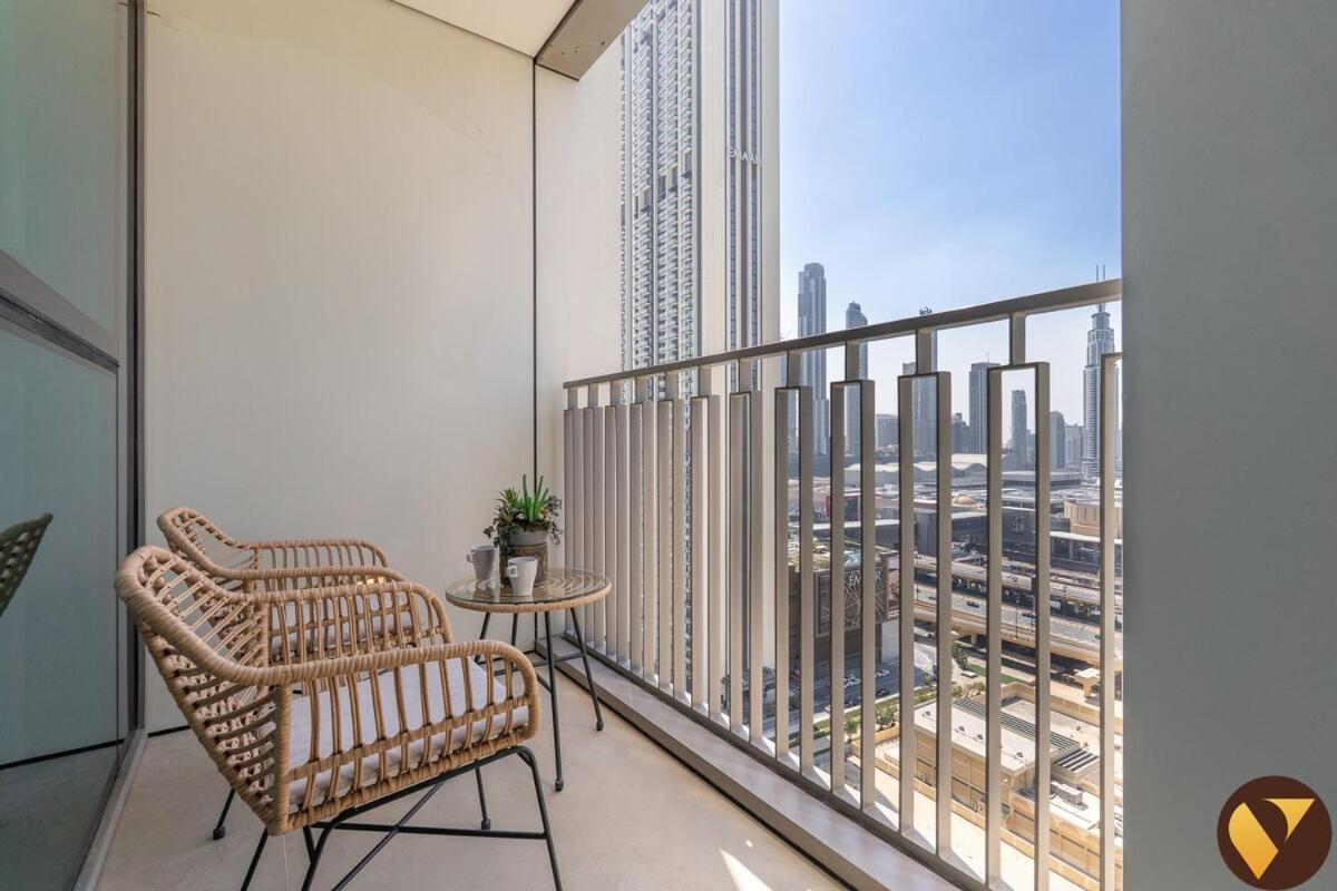 Downtown Views Ii - Vogue Two Bedroom With Balcony And Full Burj Khalifa View, Opposite Mall Skybridge Apartment *